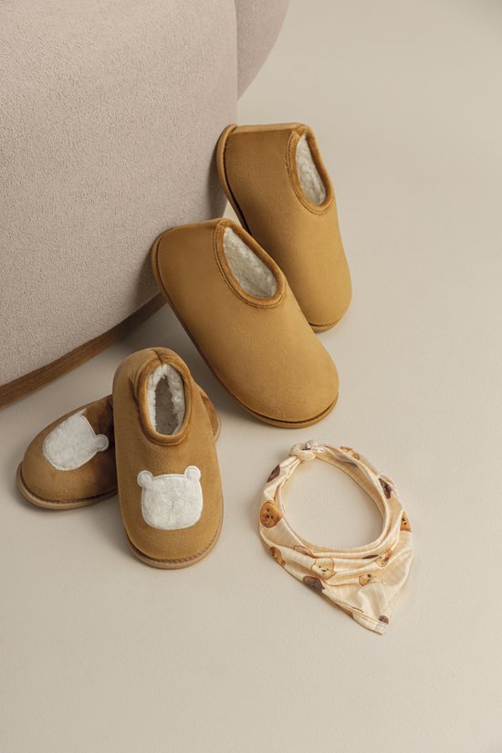 Pantufa Feminina Fechada Peluciada Lua Encantada Doglacha – Quentinha, Confortável e Antiderrapante
